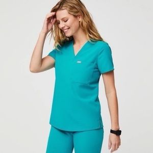 Limited edition color (Teal) * Figs * scrub top XS and joggers XSP